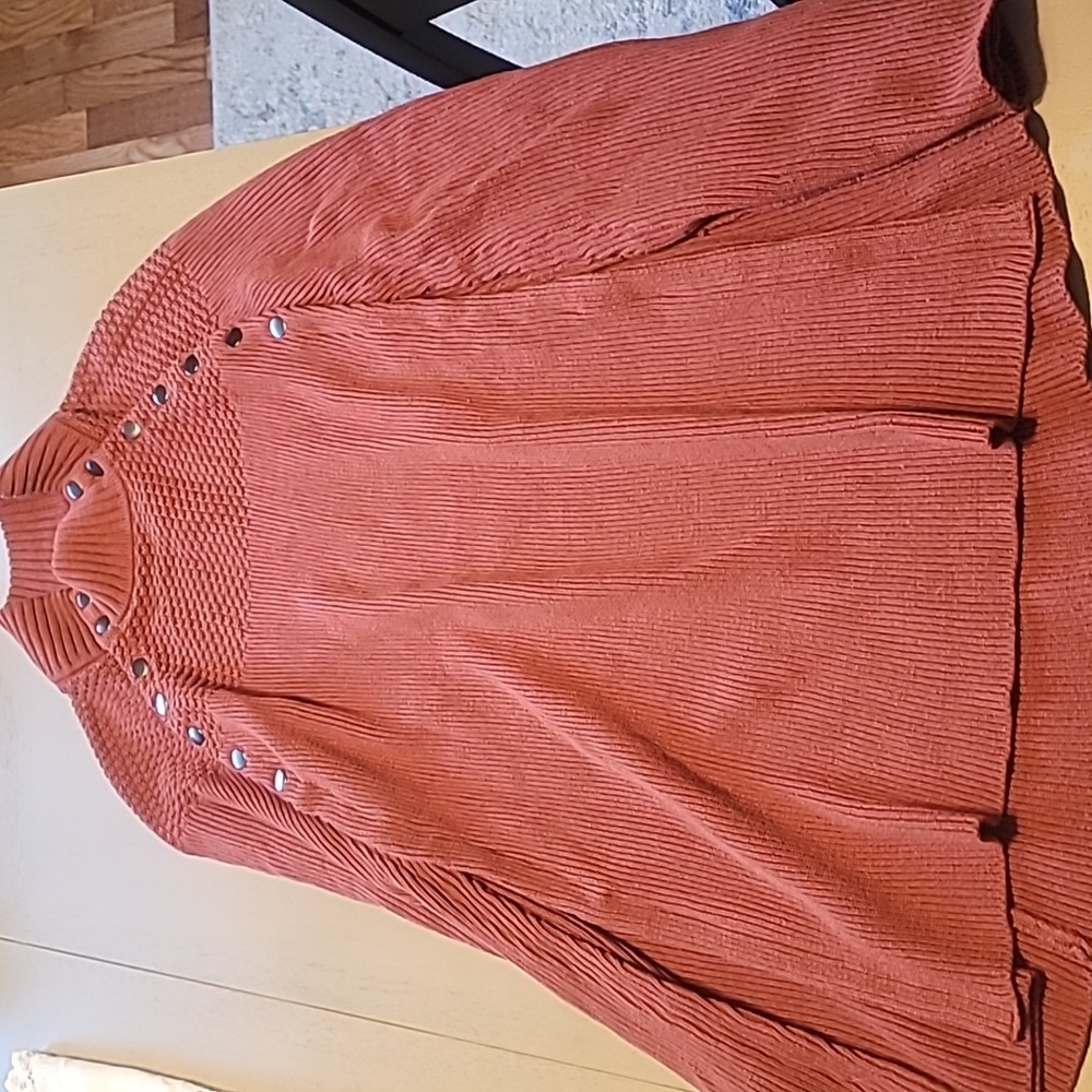 NWOT G.I.L.I Cape Sweater Rust Brown - size medium/large